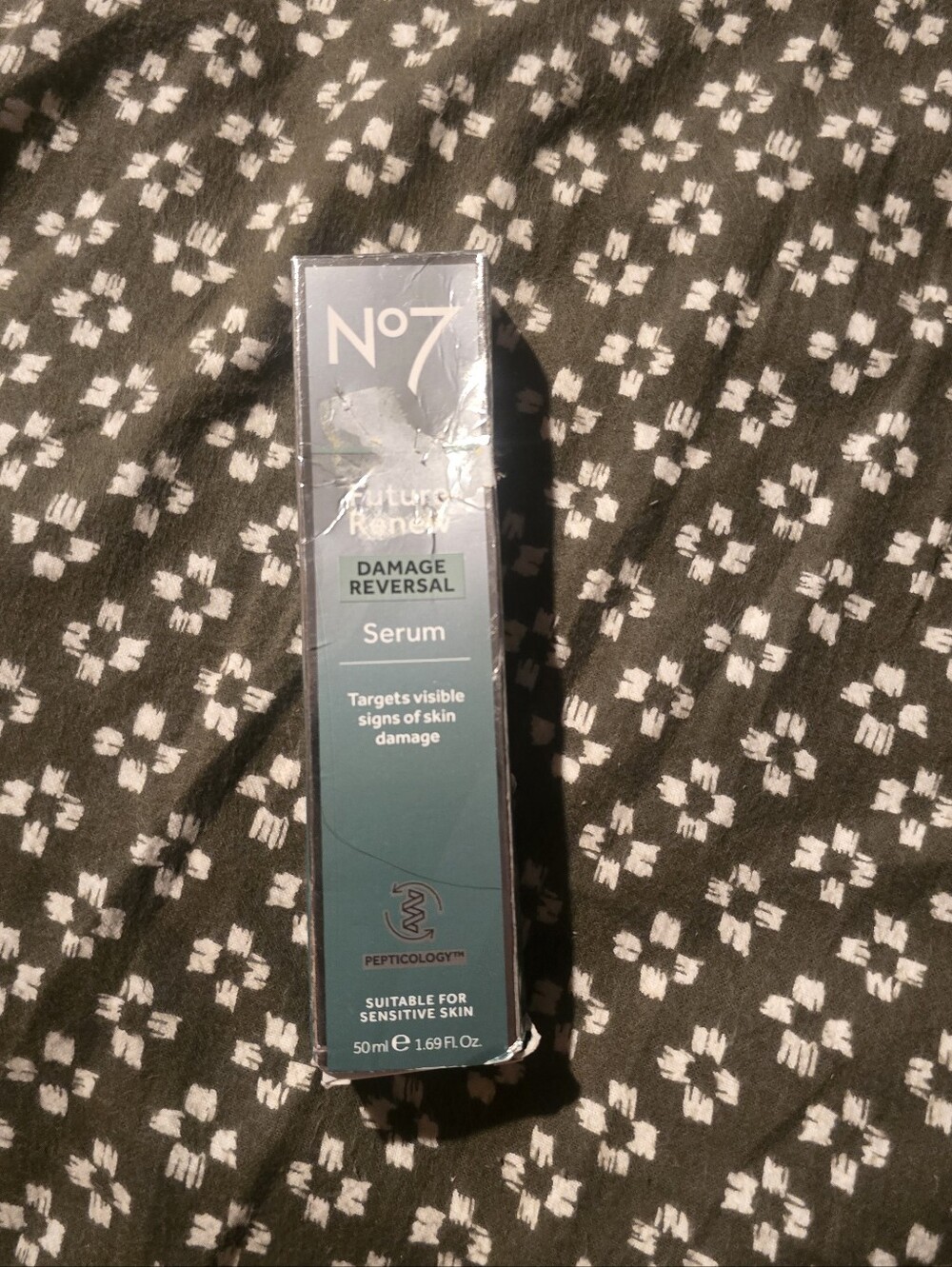 No7 Future Renew Damage Reversal Serum - Slightly Damaged Box